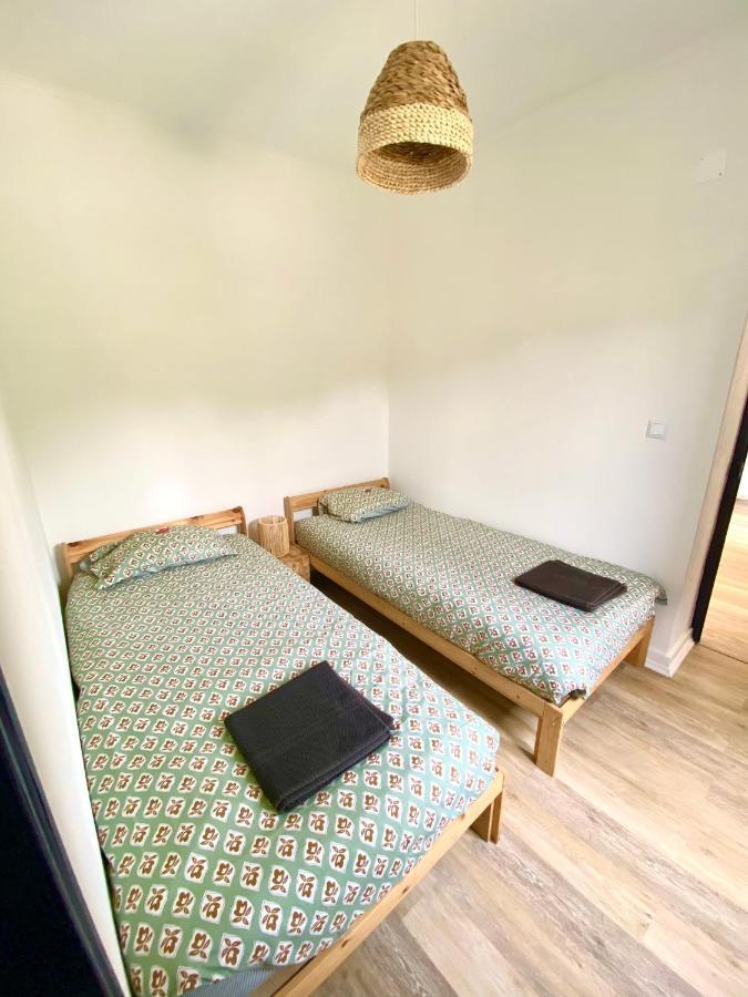 Pine & Apple Sintra Beach House Colares Exterior foto